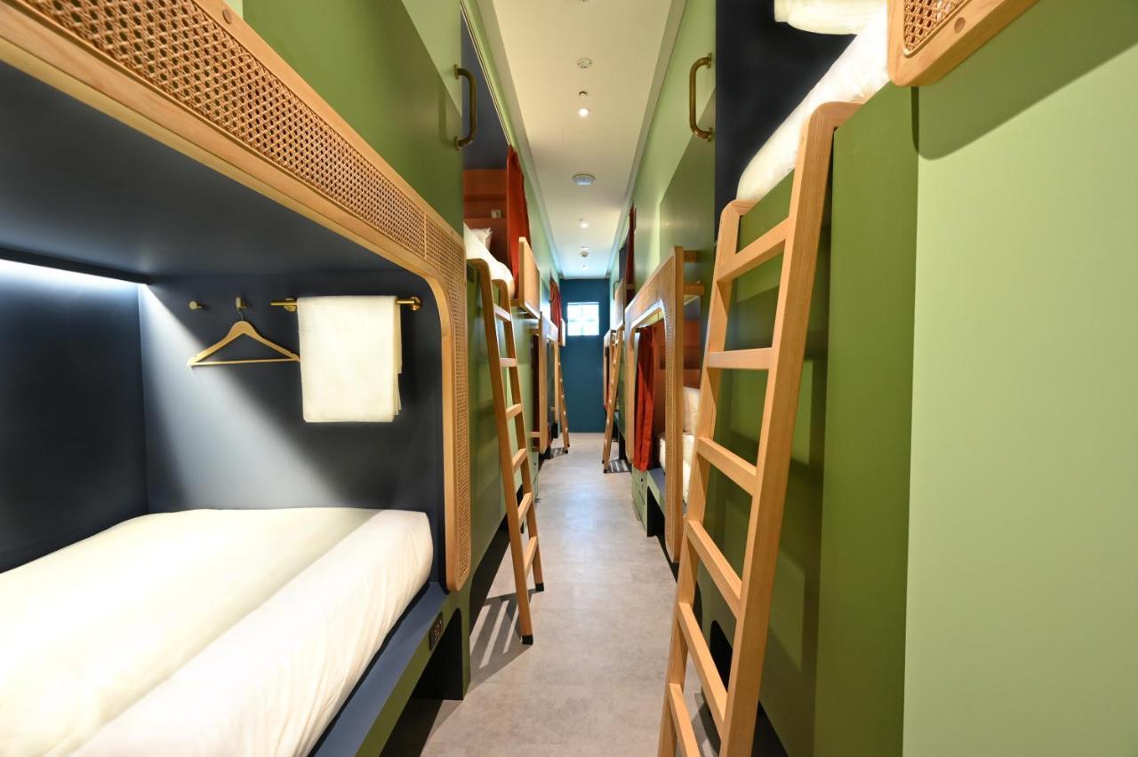 Dream Chaser Boutique Capsule Hotel Singapore Esterno foto