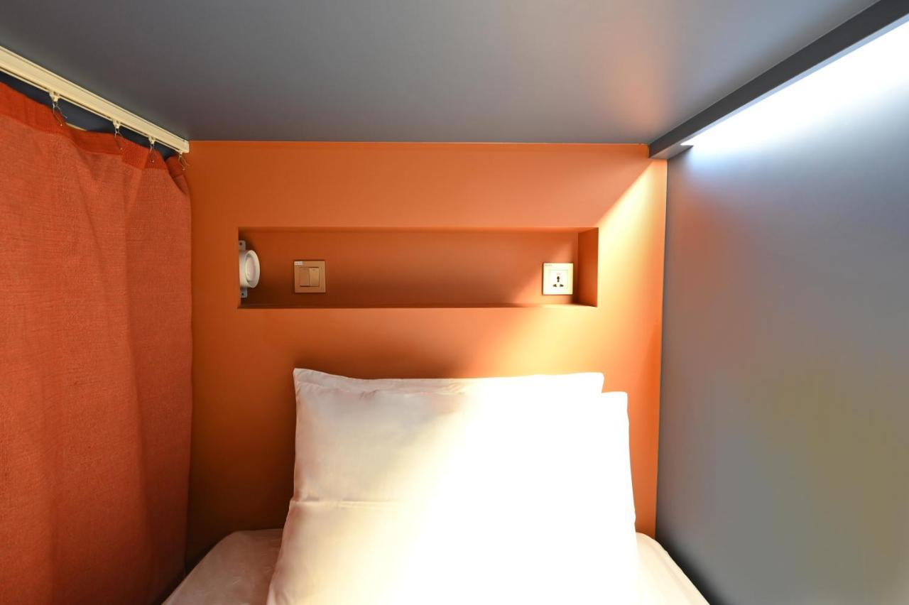 Dream Chaser Boutique Capsule Hotel Singapore Esterno foto